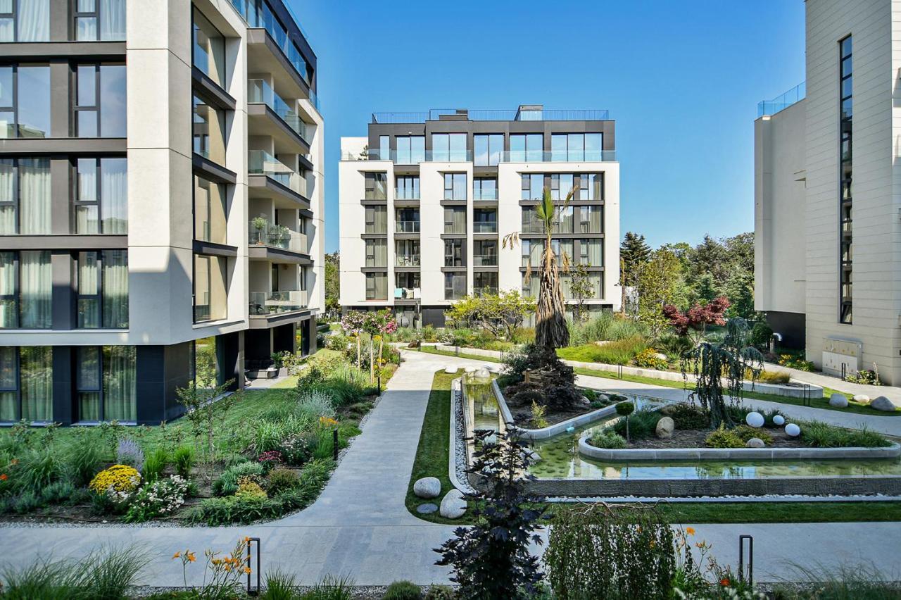 Sea Flats With Parking And Pool In Azur Residence Святые Константин и Елена Экстерьер фото