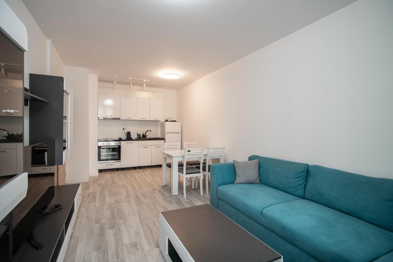 Sea Flats With Parking And Pool In Azur Residence Святые Константин и Елена Экстерьер фото