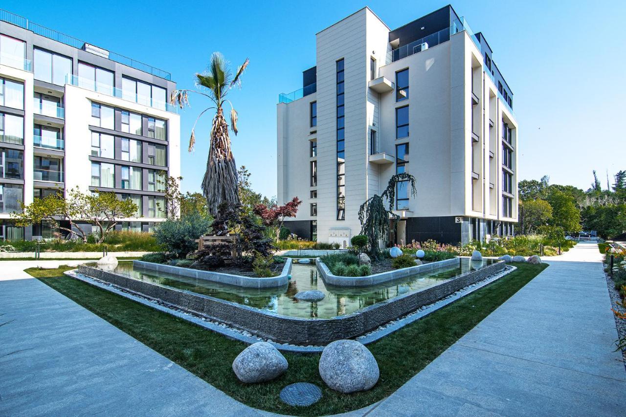 Sea Flats With Parking And Pool In Azur Residence Святые Константин и Елена Экстерьер фото
